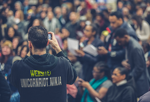 Real-time coverage via social media